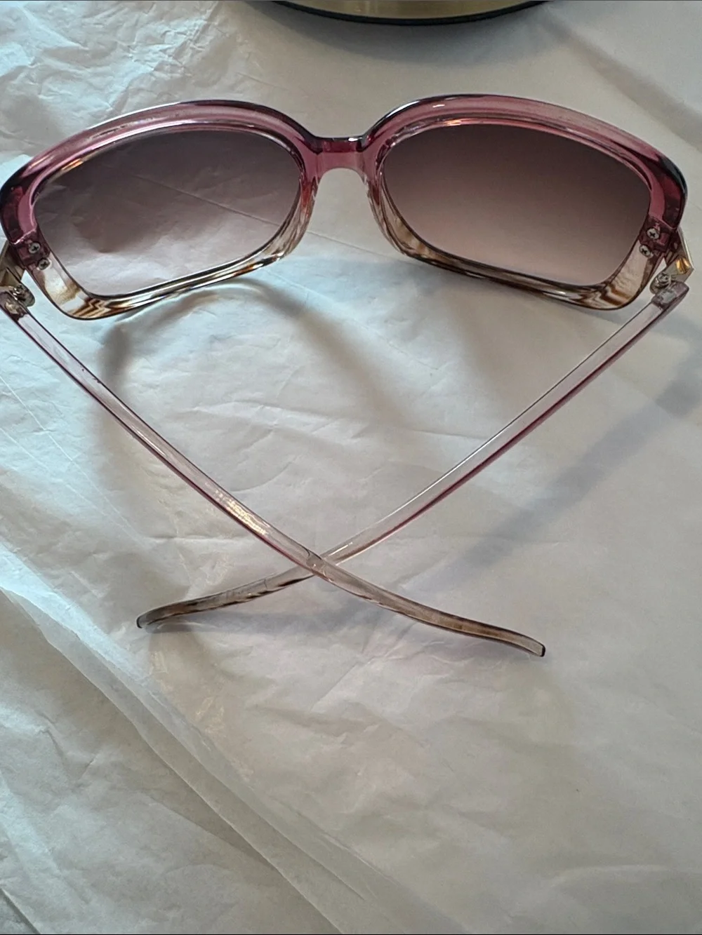 Tahari Oversized Sunglasses EETH 1104, RTH 124 PKF